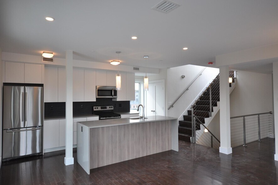 Building Photo - 661 Massachusetts Ave