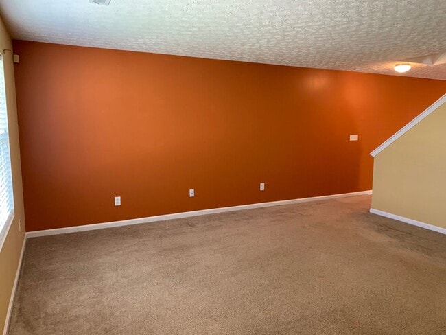 Building Photo - Beautiful 3 Bed 3 Bath Home For Rent!
