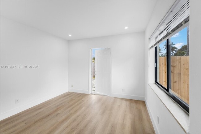 Building Photo - 1918 Taft St