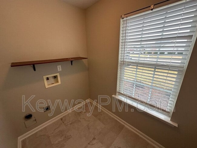 Building Photo - 110 Fox Haven Dr