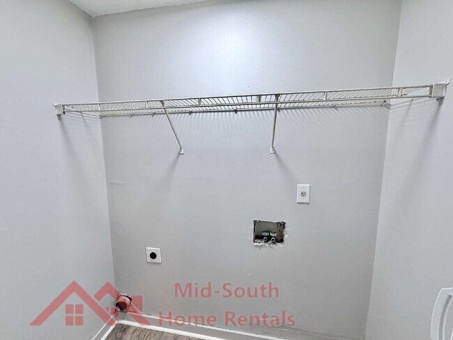 Building Photo - 4473 Cleopatra Cove N