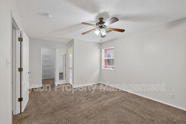 Building Photo - 3013 Taos Meadows Dr NE