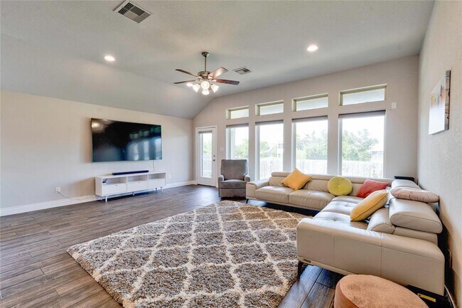 Building Photo - 2424 Burberry Ln