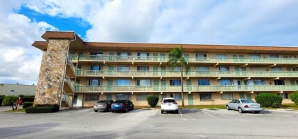 Building Photo - 300 Village Green Cir S