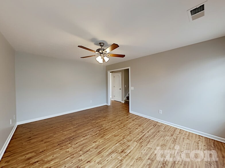 Building Photo - 300 Sunny Vw Dr