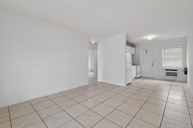 Building Photo - 1172 W 34th St