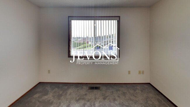 Building Photo - 209 N 72nd Ave