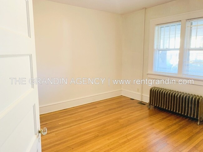 Building Photo - 2102 Westover Ave SW