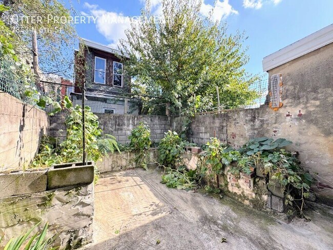 Building Photo - 2843 N 6th St