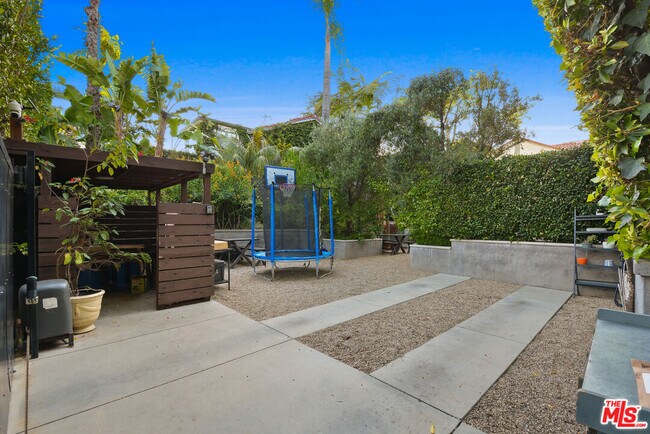 Building Photo - 6717 Whitley Terrace