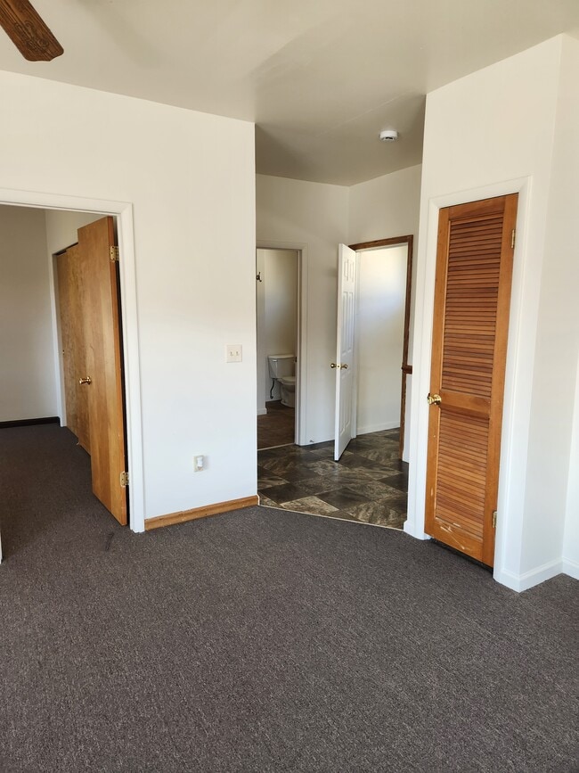 living room - 329 N Hamilton St