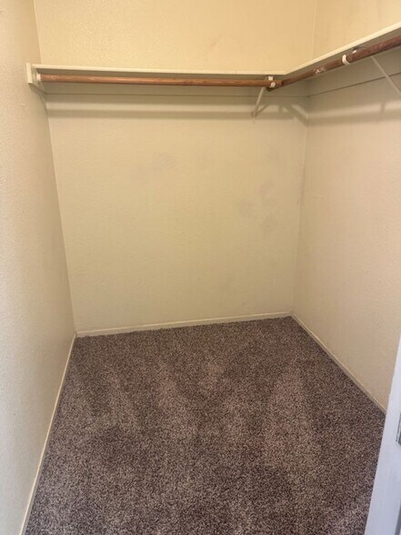 Building Photo - 2525 Capella St