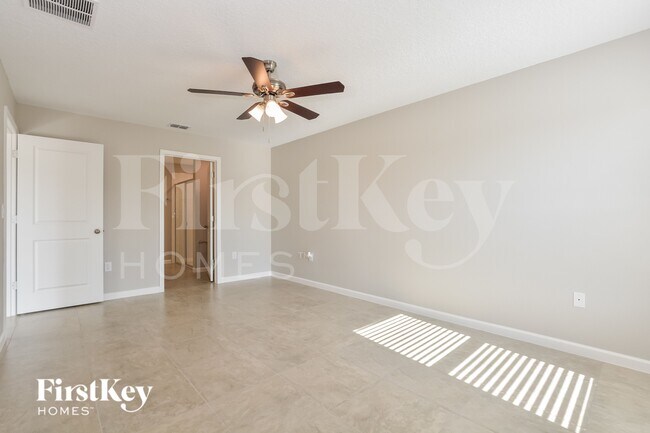 Building Photo - 610 Lindbergh Wy
