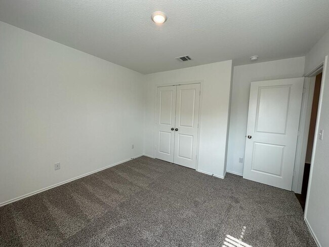 Building Photo - 144 Sky Meadows Cir
