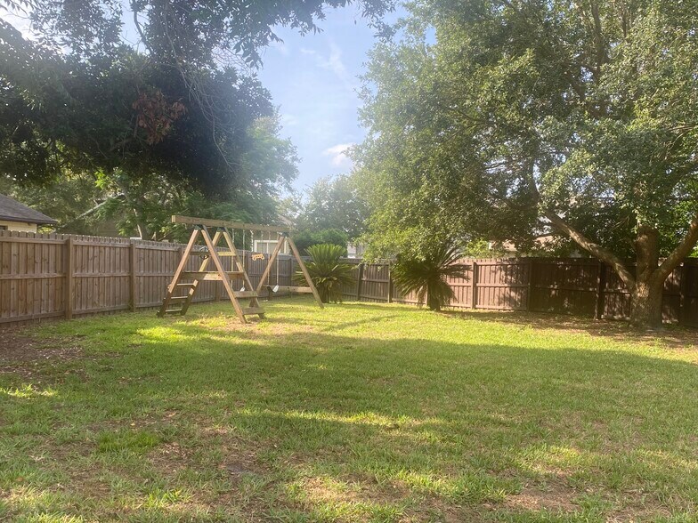 Primary Photo - 648 Glenview Dr