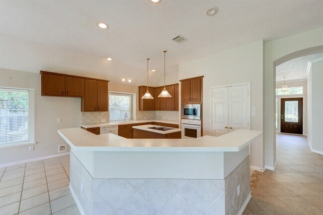 Building Photo - 9026 Robinhoods Well Dr