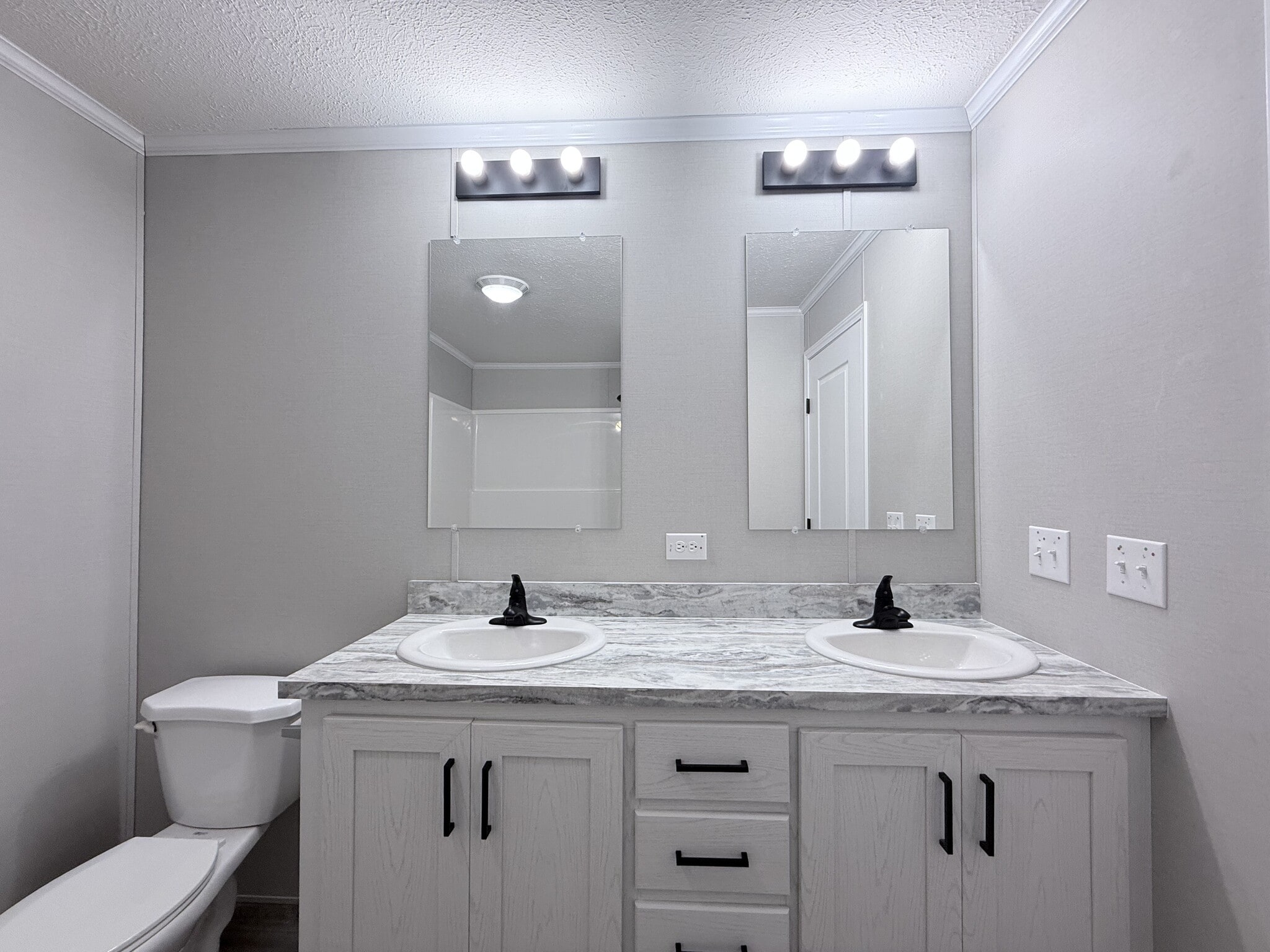 Building Photo - 29649 Cambridge Ct