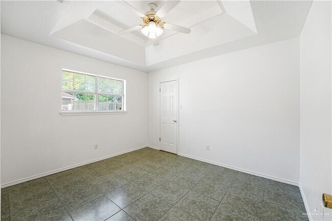 Building Photo - 5800 N 29th Ln