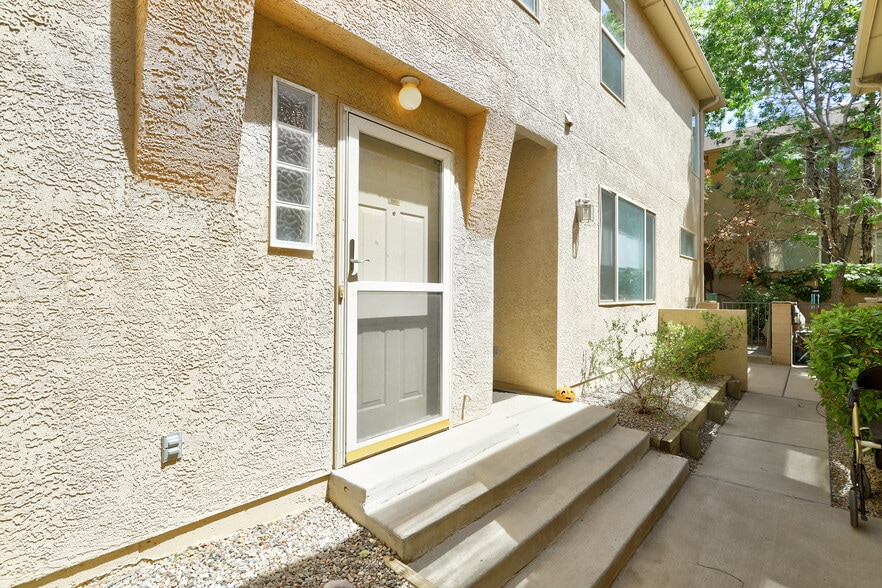 Building Photo - 7817 Louisiana Blvd NE