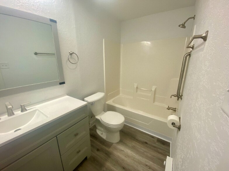 Building Photo - 1131 Spencer St