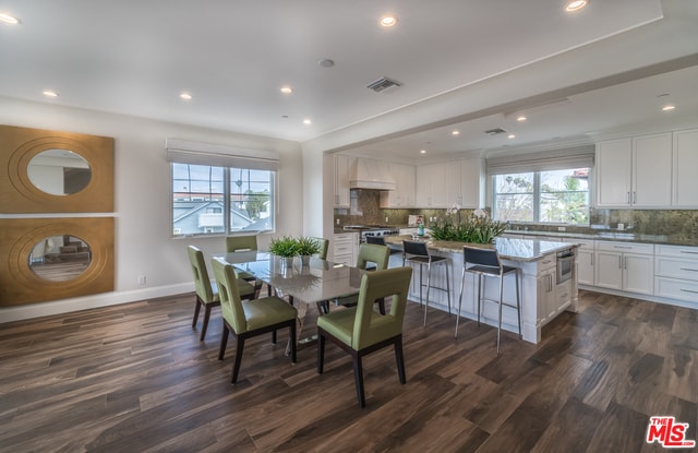 Building Photo - 810 S Catalina Ave