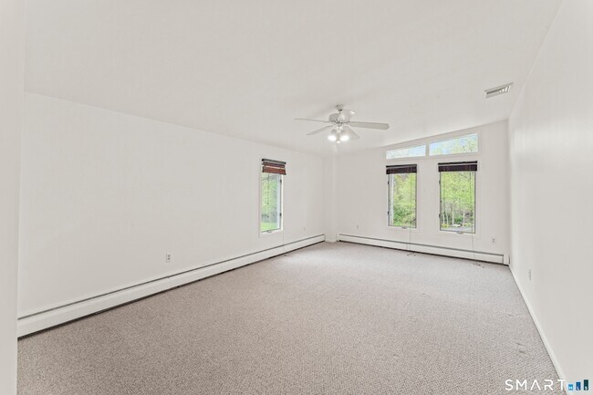 Building Photo - 89 Cranbury Dr