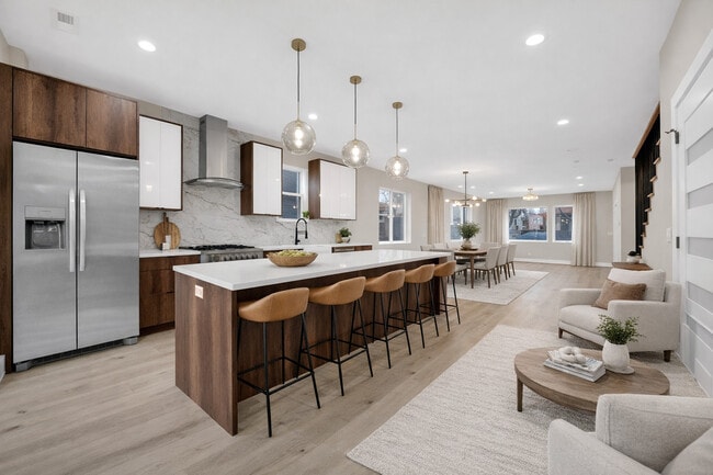 Building Photo - 5901 W Erie St