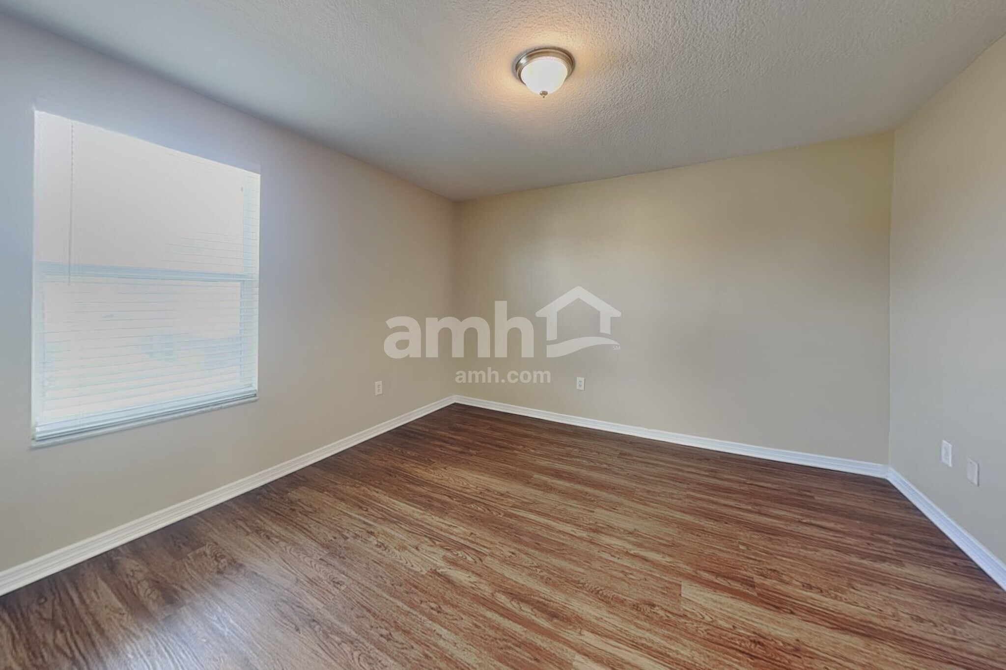 Building Photo - 15403 Quail Woods Pl