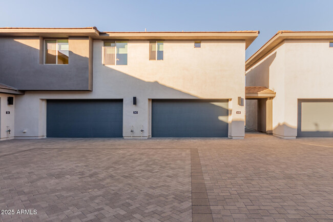 Building Photo - 2121 Sonoran Desert Dr