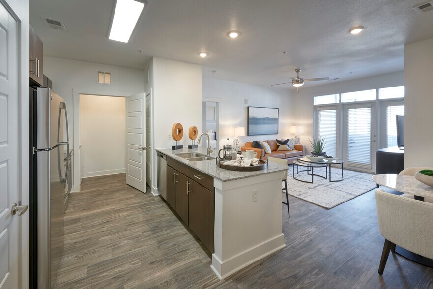 Primary Photo - Arista Flats