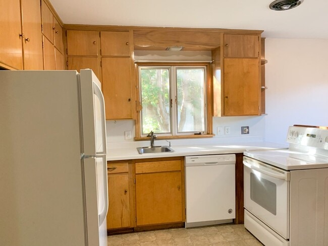 Building Photo - 318 McKinley Ave