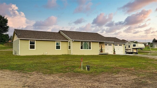 Building Photo - Beautiful 4 bed 2 bath on 1.37 acres in Corvallis.