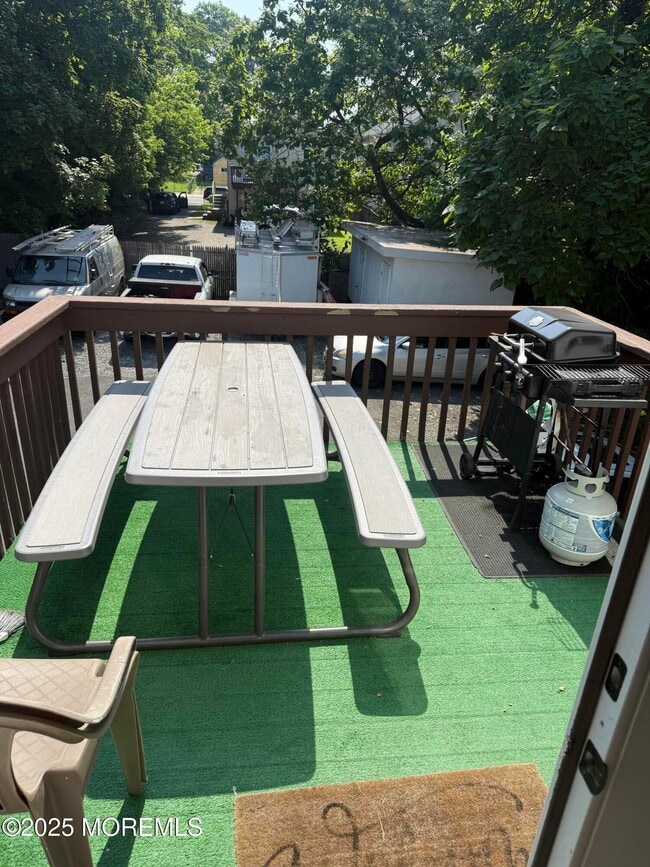 Building Photo - 148 Dewitt Ave