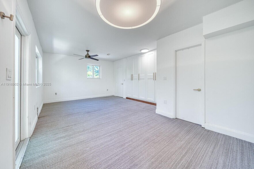 Building Photo - 845 NE 119th St