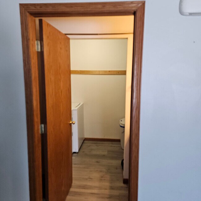 Building Photo - 284 Minz Park Cir