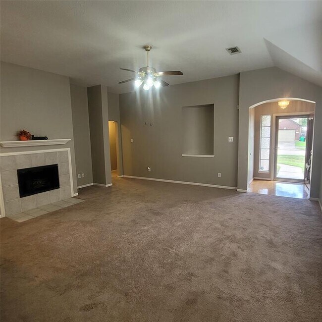 Building Photo - 1411 Hunter Ridge Ct