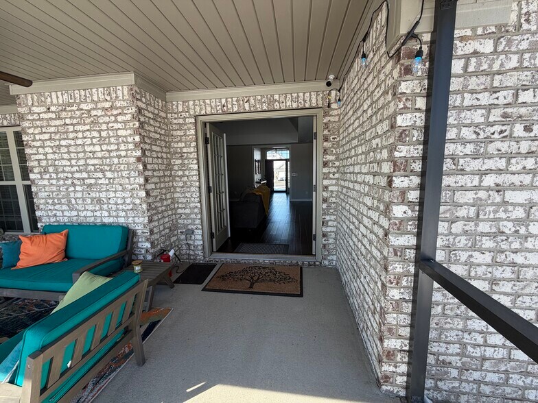 Building Photo - 4875 Ken Miles Dr