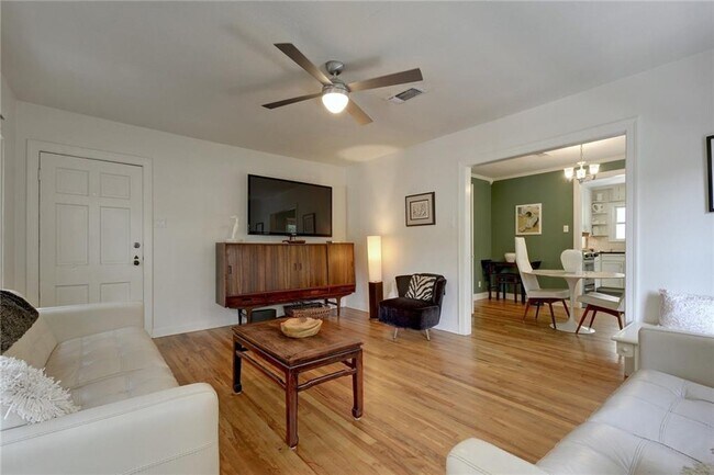 Building Photo - 4518 Red River St
