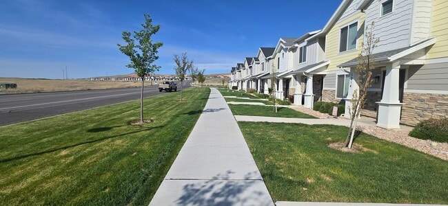 Building Photo - 3 Bed 2 Bath in Santaquin!!