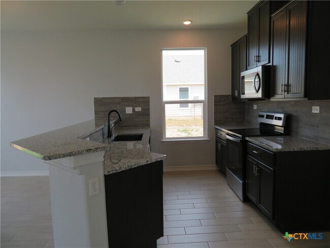 Building Photo - 352 Blacktail Dr