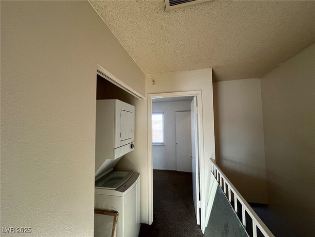 Building Photo - 2112 Sun Ave