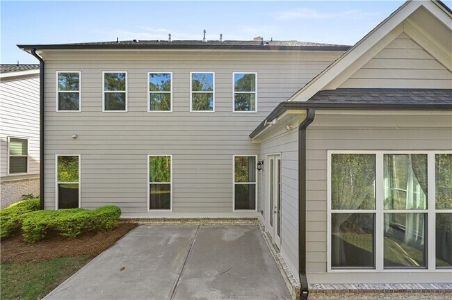 Building Photo - 3475 Benedict Pl