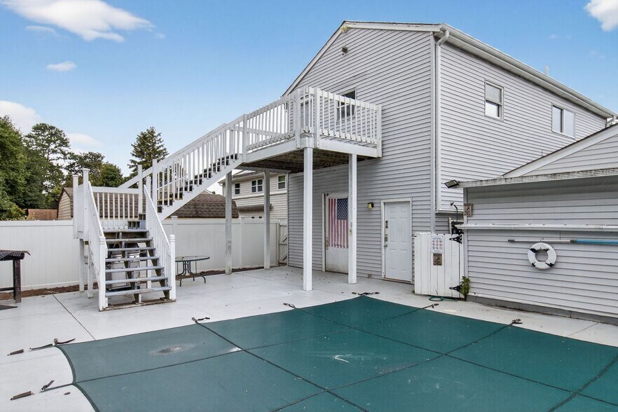 Primary Photo - 837 Romney Ln