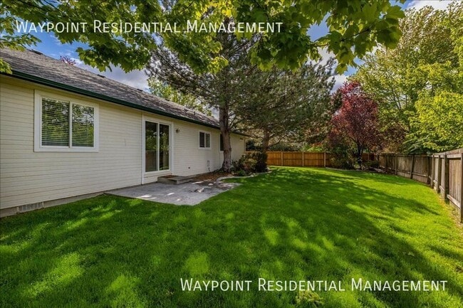 Building Photo - 1095 N Marsh Hawk Pl