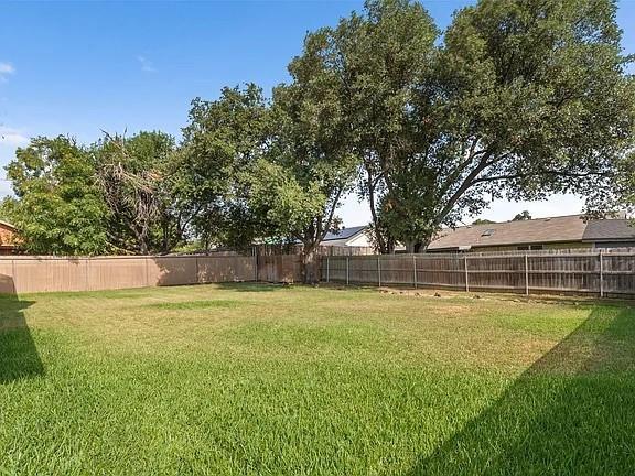 Building Photo - 2829 Elk Grove Rd