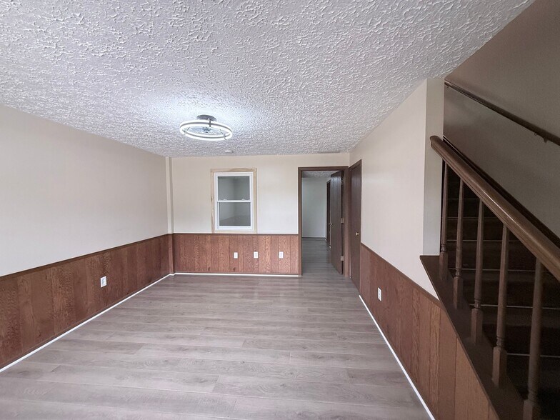 Building Photo - 3194 Dewalt Dr