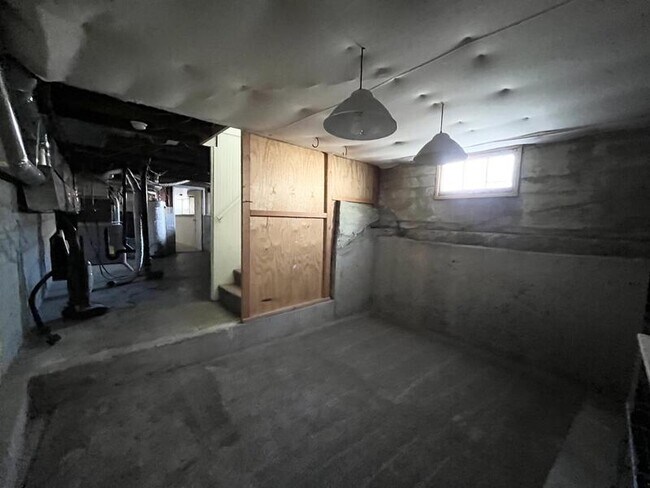 Building Photo - 361-361 Williams Ave S