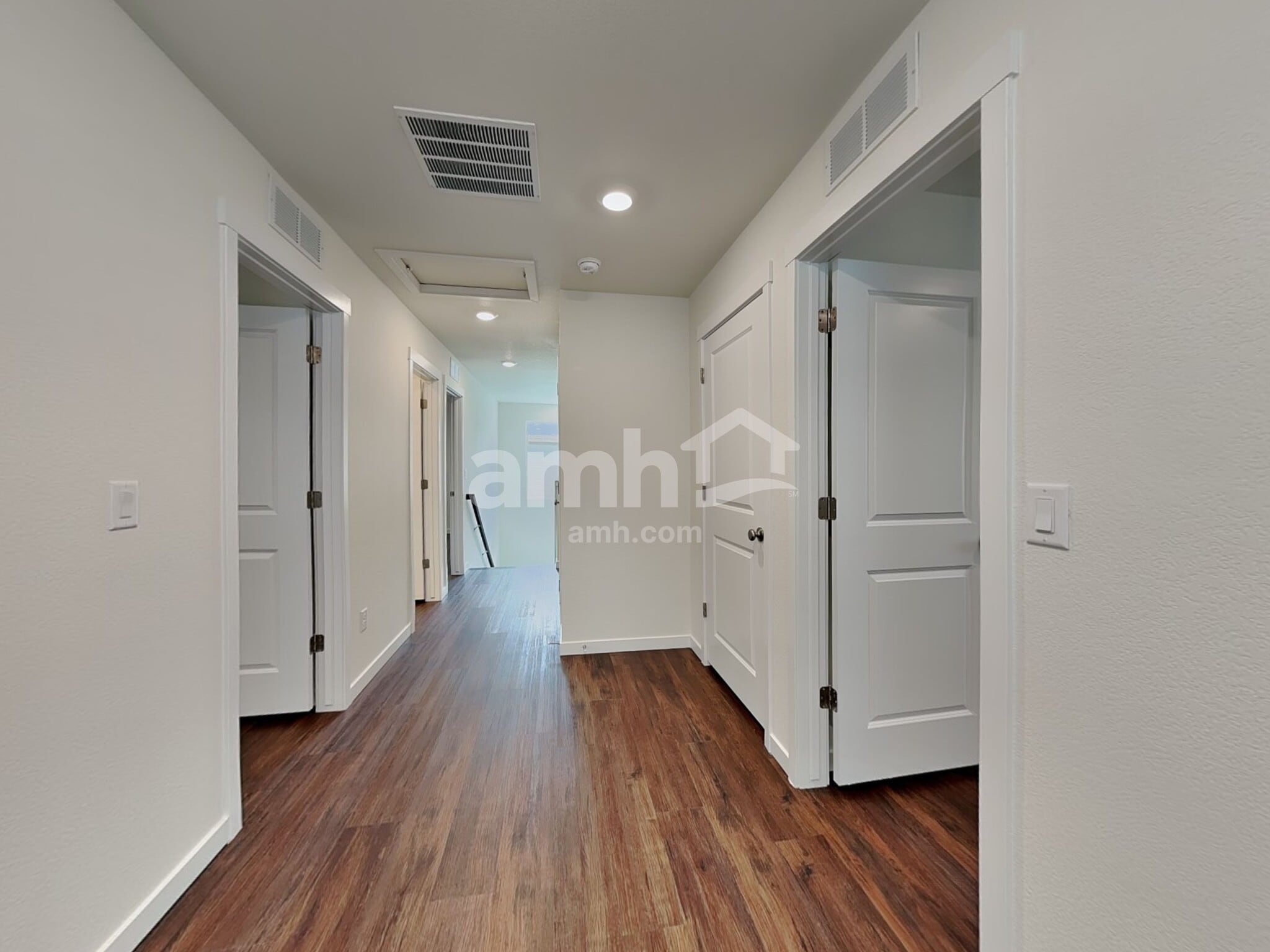 Building Photo - 11669 Logans Rdg Dr