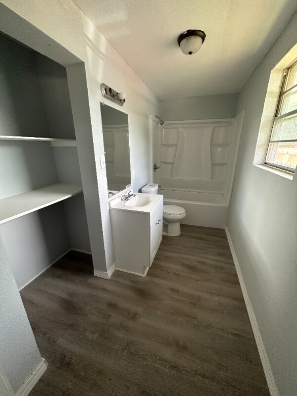 Building Photo - 222 E 38th St