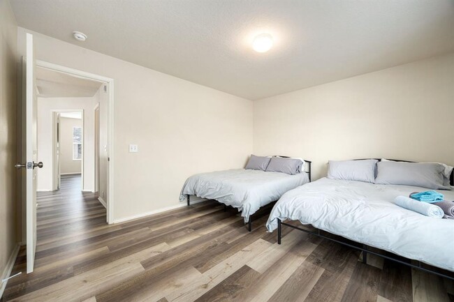 Building Photo - 814 Eagles Glide Dr